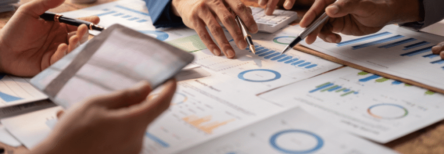 ما هي خدمات الاستشارات المالية؟ دليلك الشامل